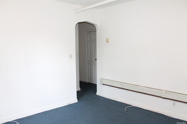Foto del edificio - 80-72 Cornish Ave