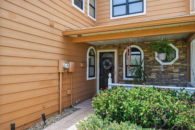 Foto del edificio - 8745 Bay Pointe Dr