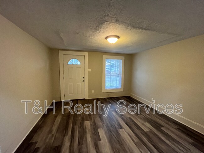 Foto del edificio - 2116 S Woodlawn Ave