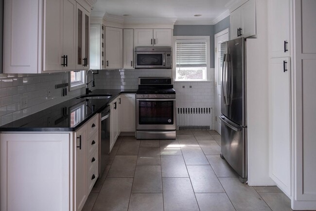 Building Photo - Beautiful Four Bedroom Home