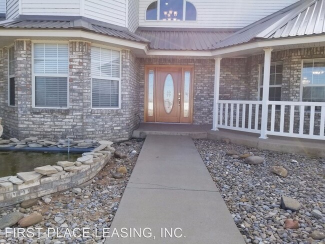 Building Photo - 5 br, 3 bath House - 723 Curry Road L