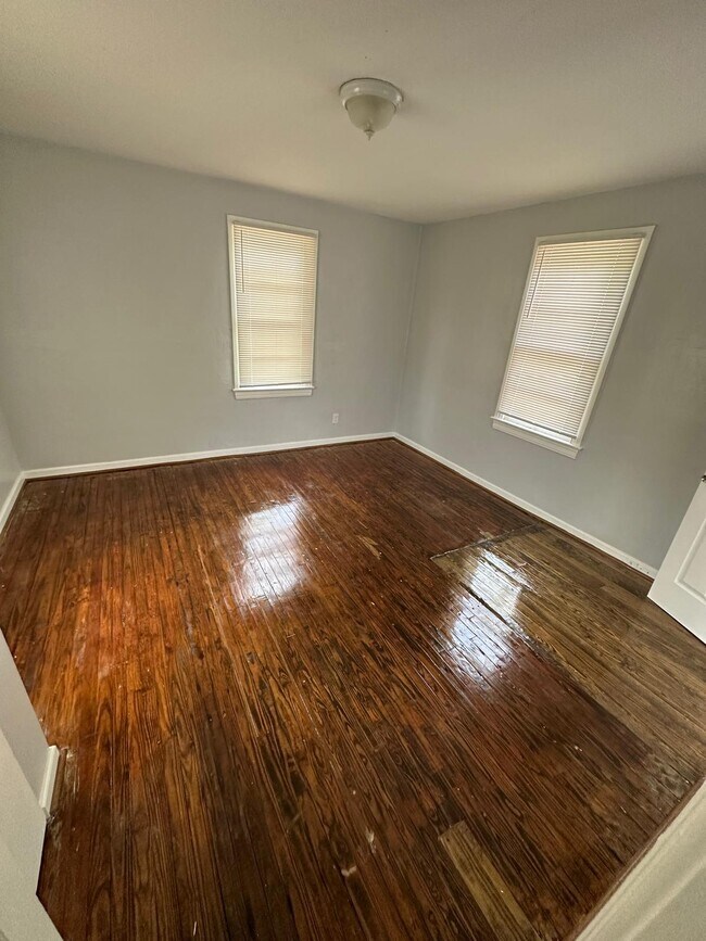 Foto del edificio - 1178 W 10th St