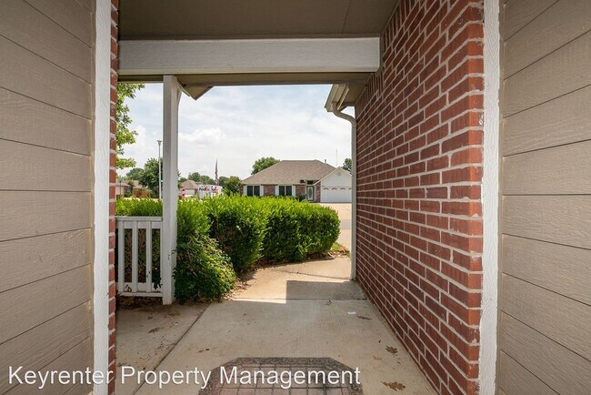 Foto del edificio - 3 br, 2 bath House - 11604 S 104th Ave E