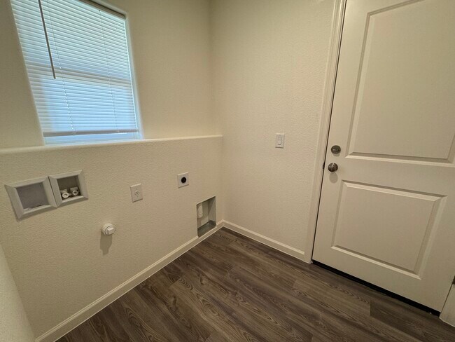 Foto del edificio - 2377 Cottonwood Dr