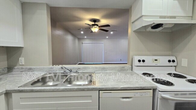 Foto del edificio - 3313 Skyline Blvd