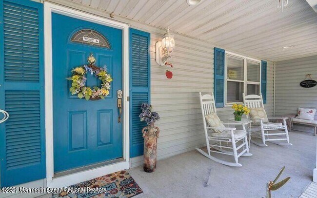 Building Photo - 2544 Whitesville Rd