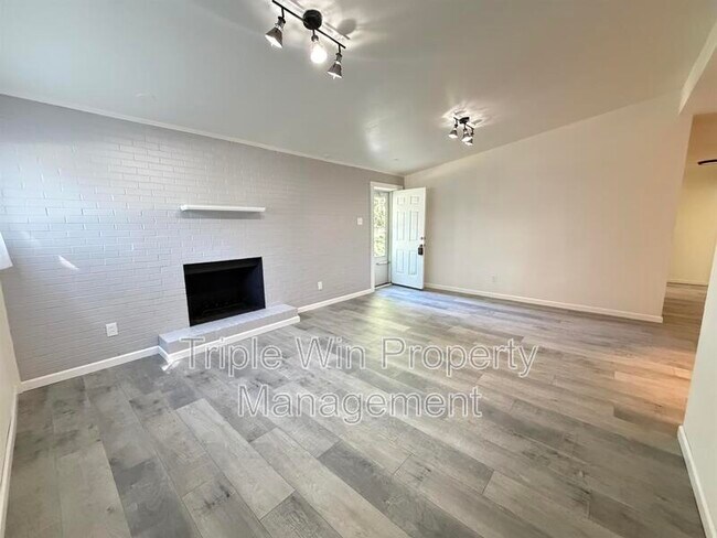 Foto del edificio - 8301 Pepperidge Dr