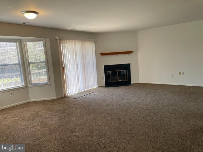 Building Photo - 205 Salem Ct