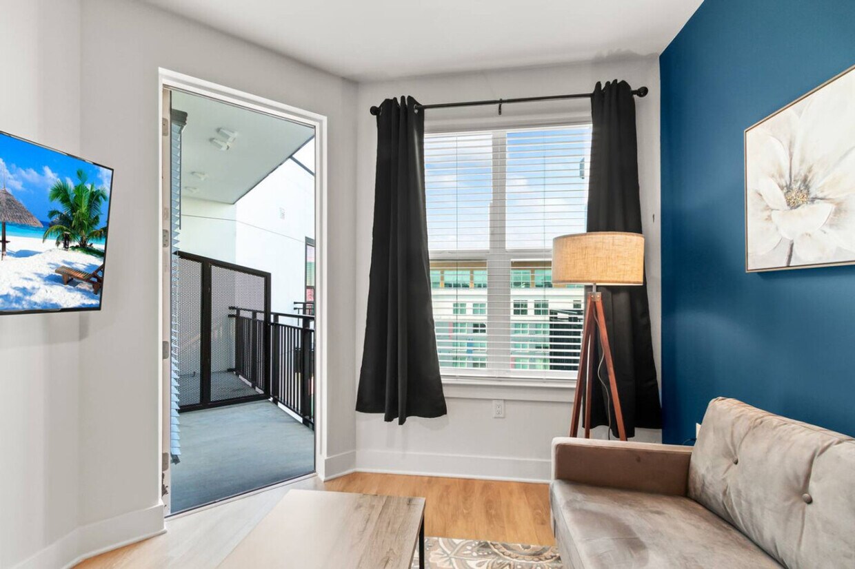 Foto principal - 1001 N Himes Ave