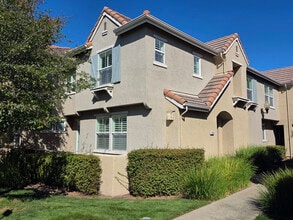 Building Photo - 908 Dante Cir