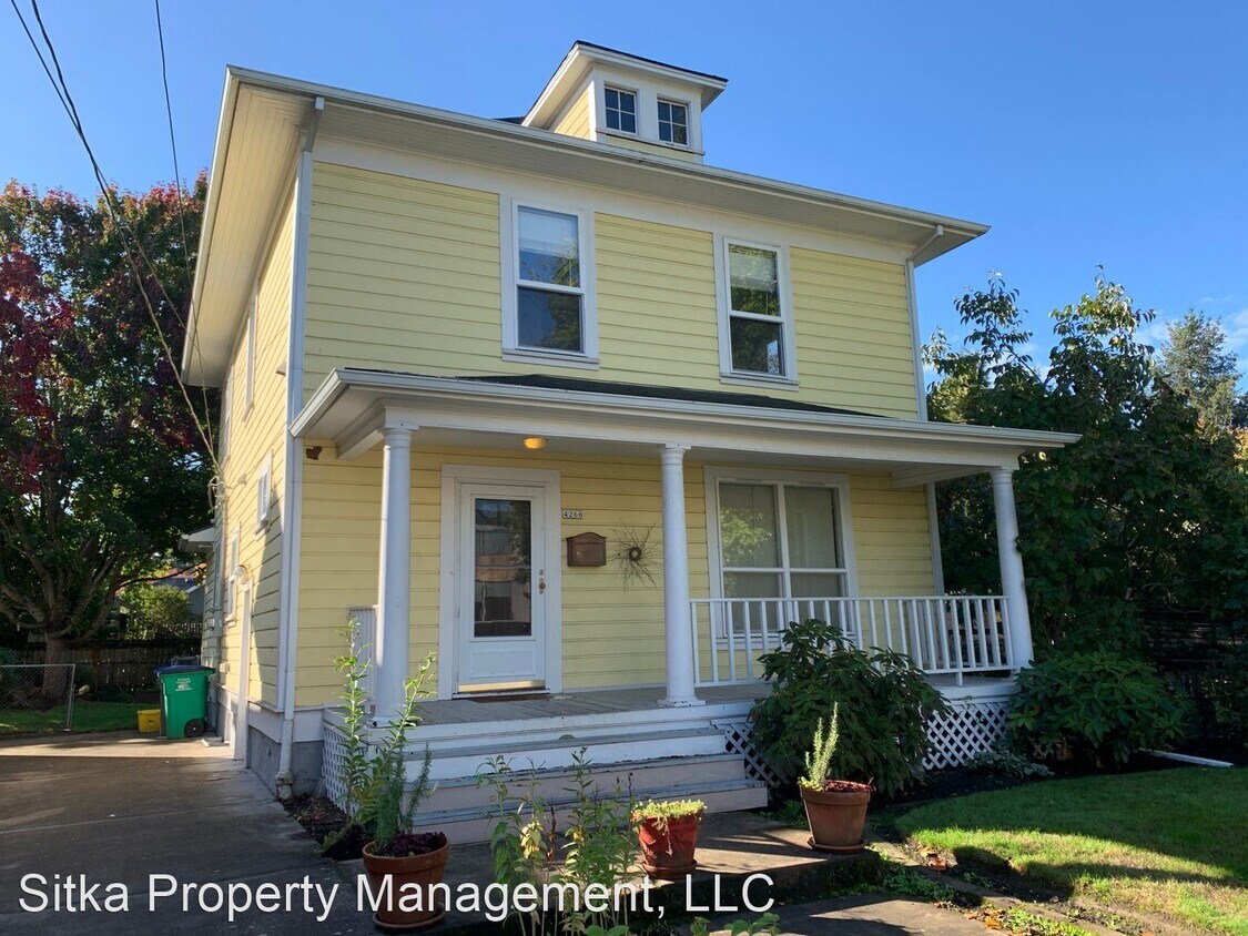 3 br, 2 bath House 4266 SE Yamhill st House Rental in Portland, OR