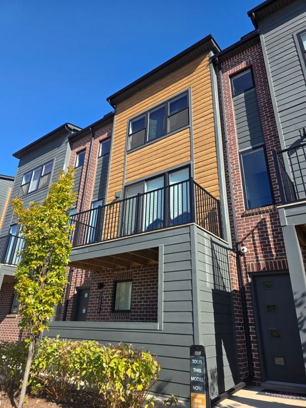 Primary Photo - 3604 Trumbull