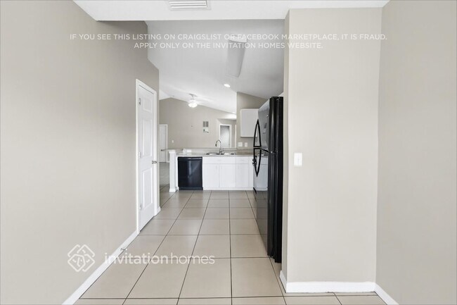 Foto del edificio - 10353 Lakeside Vista Dr