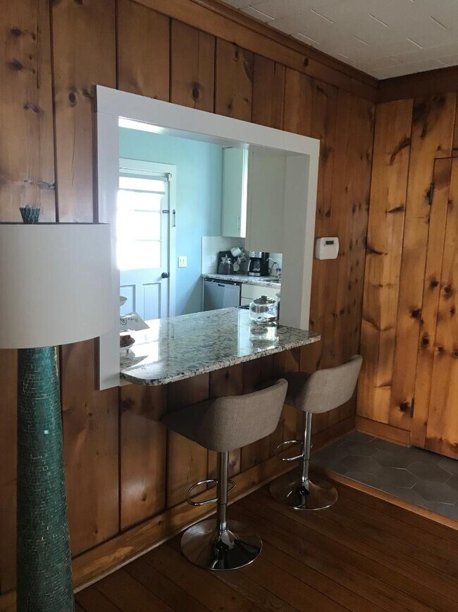 Foto del edificio - 581 E Shore Dr