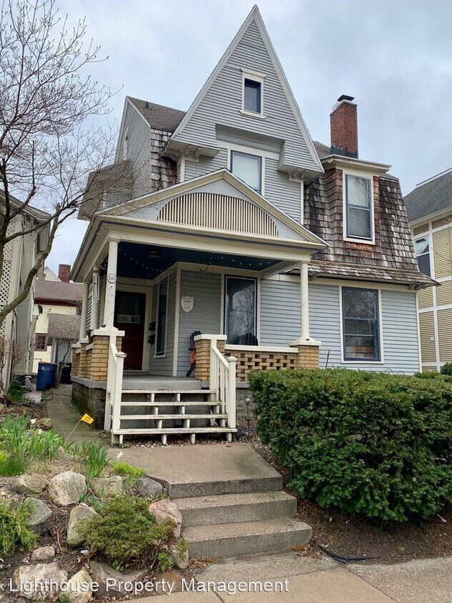 Primary Photo - 240 Prospect Ave NE