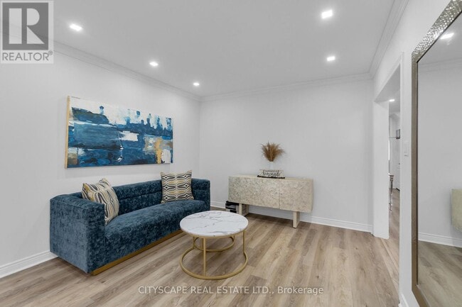 Building Photo - 6421 Donway Dr