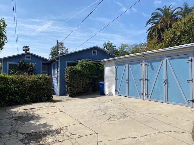 Building Photo - 6102 Delphi St
