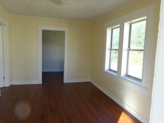 Building Photo - HUGE 1BR/1BA Lakeland Home NO APPLICATION ...