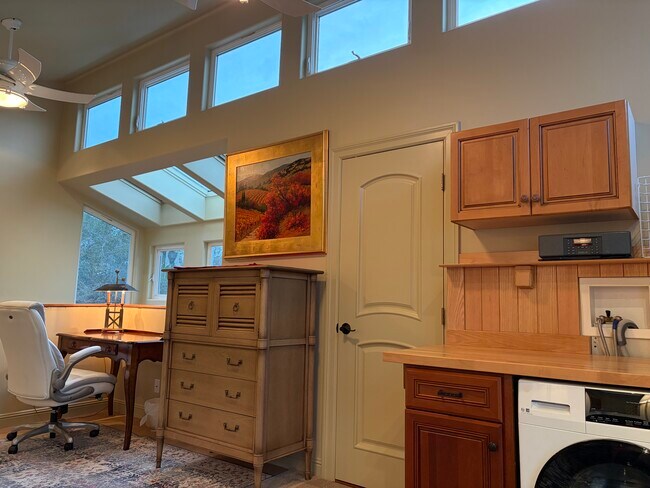 Foto del edificio - 1735 Germaine Ct