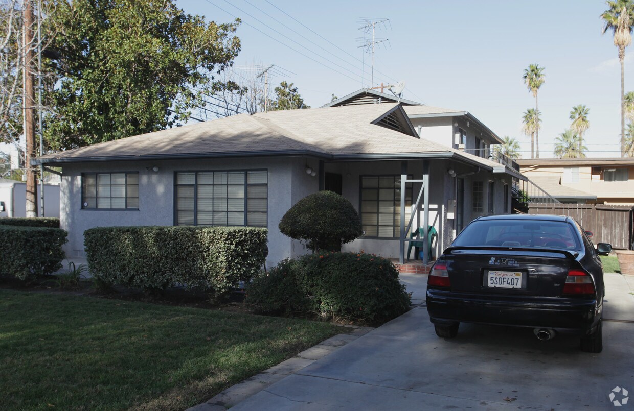 Foto principal - 7499 Potomac St