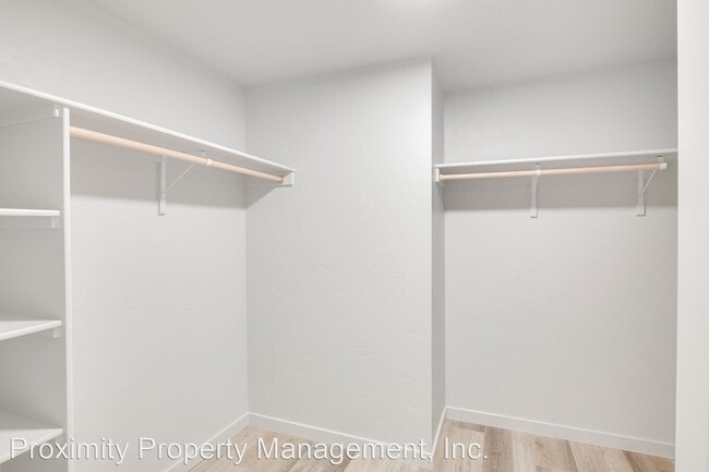 Building Photo - 3 br, 2.5 bath House - 11354 W. Knightsbri...