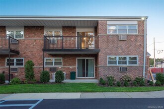 Building Photo - 26 Ivy St