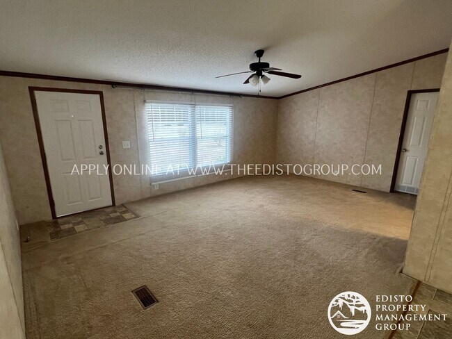 Foto del edificio - Charming 3-Bed, 2-Bath Country Home on 1.2 Acres – Near Bamberg & Orangeburg