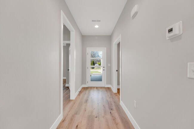 Foto del edificio - Hickory Village 55 Plus, LLC - 3700 E Cherry St Springfield, MO 65809