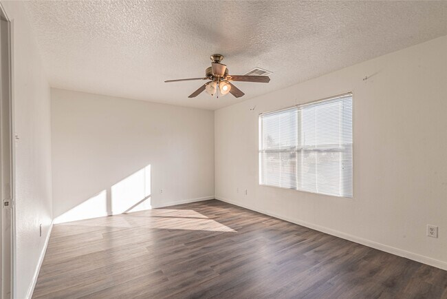 Foto del edificio - 19507 Narcissus Brook Ln