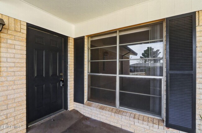 Building Photo - 7129 Orizaba Ave