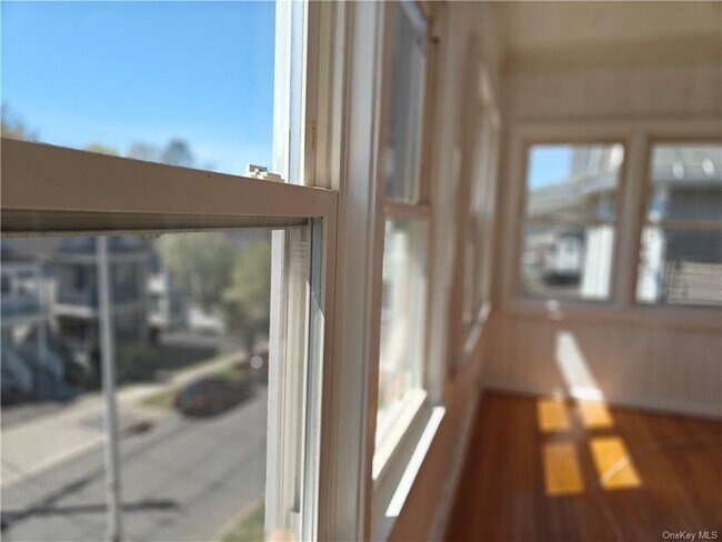 Building Photo - 27 Franklin St