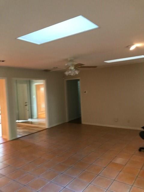 Building Photo - 8727 Tallwood Dr