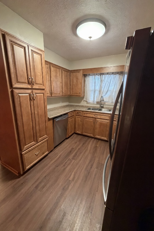 Building Photo - 821 Davis Ave