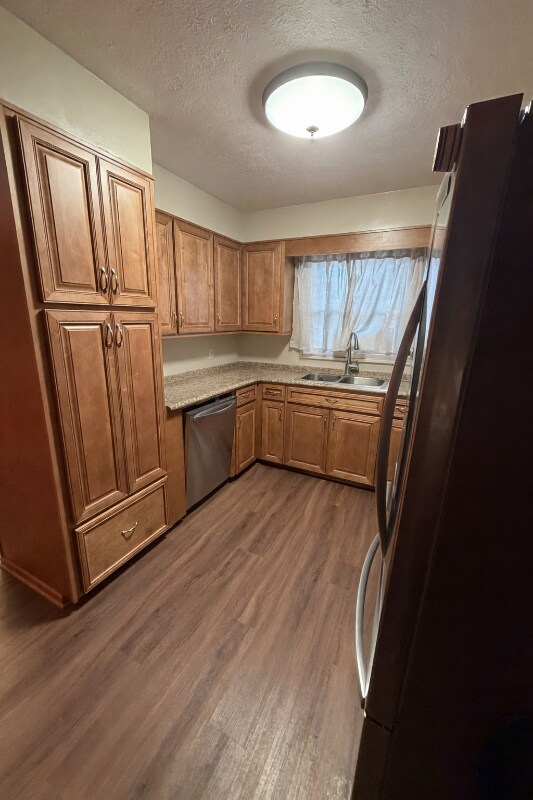 Foto del edificio - 821 Davis Ave