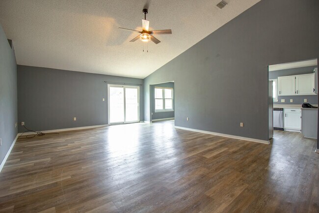 Foto del edificio - 4724 Whitewater Ln
