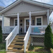 Building Photo - 1806 Fernwood Rd