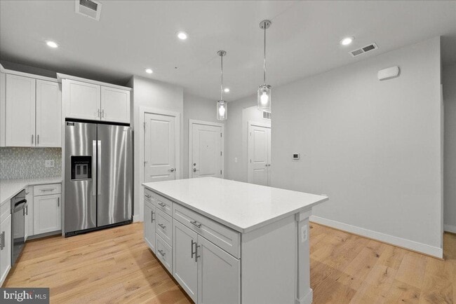 Foto del edificio - 2320 Field Point Rd