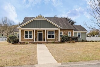 Building Photo - 3078 Dickinson Dr