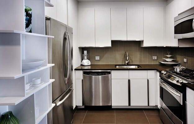 Building Photo - 200 W 67th St