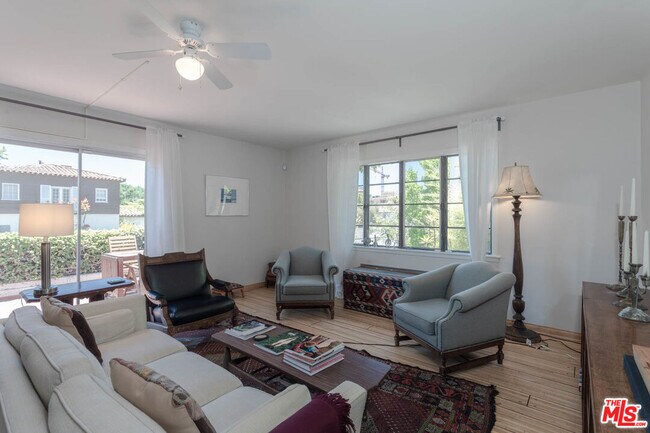 Foto del edificio - 10959 Strathmore Dr