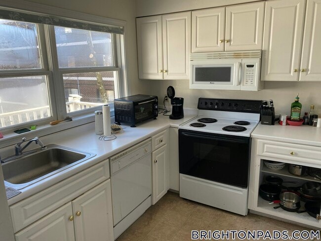 Foto del edificio - 8-10 Glencoe St.