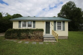 Building Photo - 904 Hillview Dr
