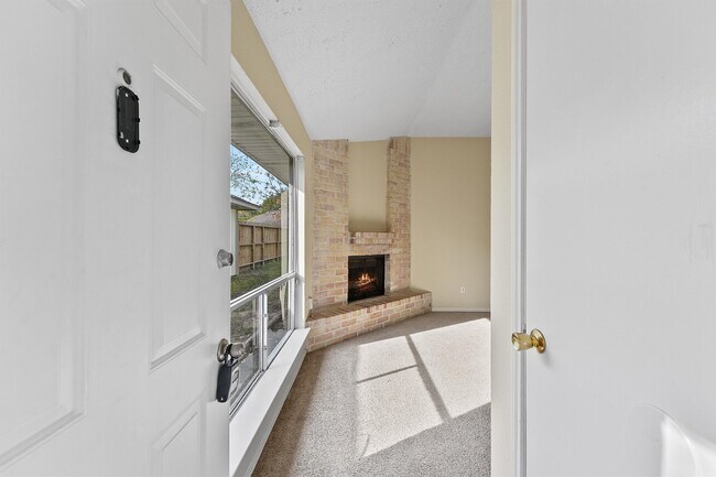 Building Photo - 1747 Brickarbor Dr