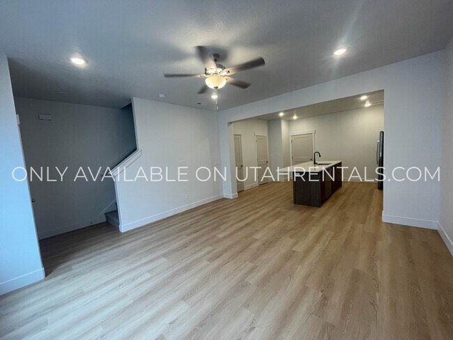 Foto del edificio - 793 S State Rd