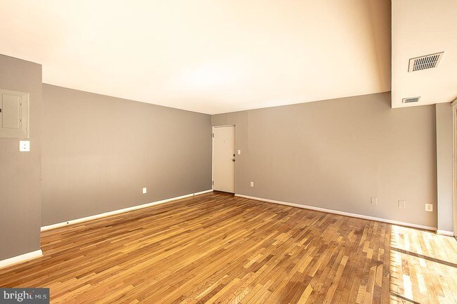 Building Photo - 5544 Karen Elaine Dr