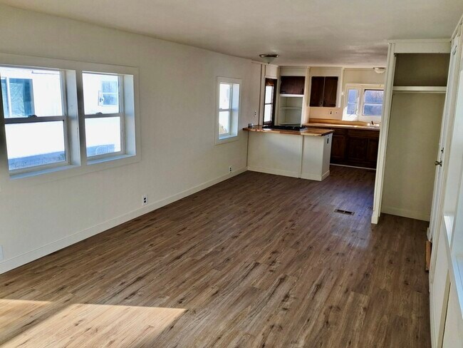 Foto del edificio - 2303 S Greeley Hwy