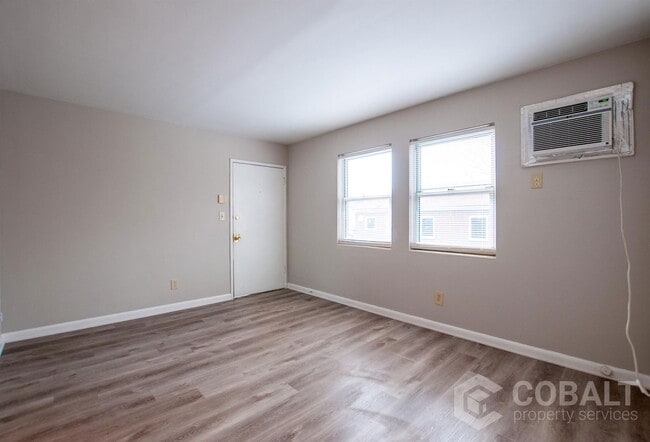 Foto del edificio - 954 St Charles Ave NE