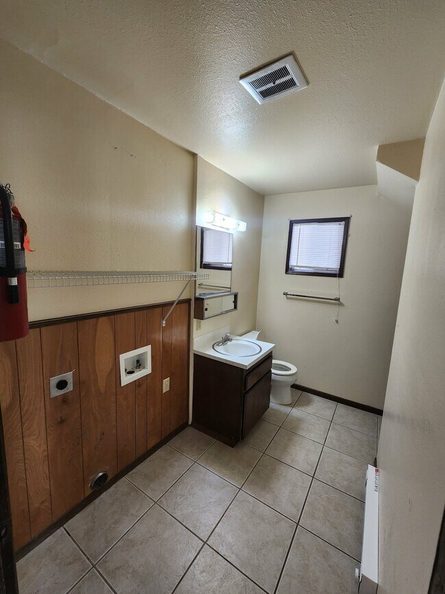 Foto del edificio - 1232 E 3rd St