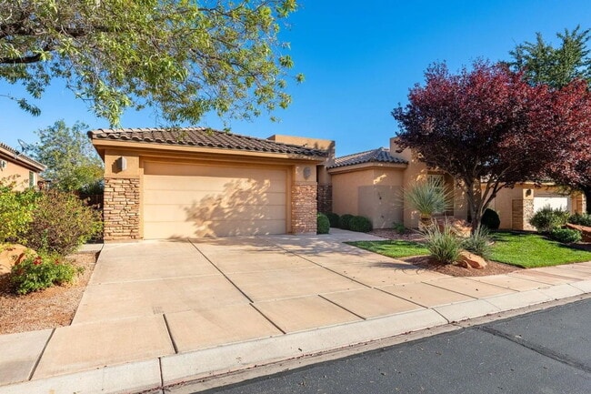 Foto del edificio - This beautiful Gem is ready for you to move into now.  Stunning views, spacious floor plan. Call ...