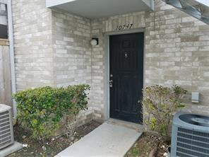 Building Photo - 10747 Braes Bend Dr